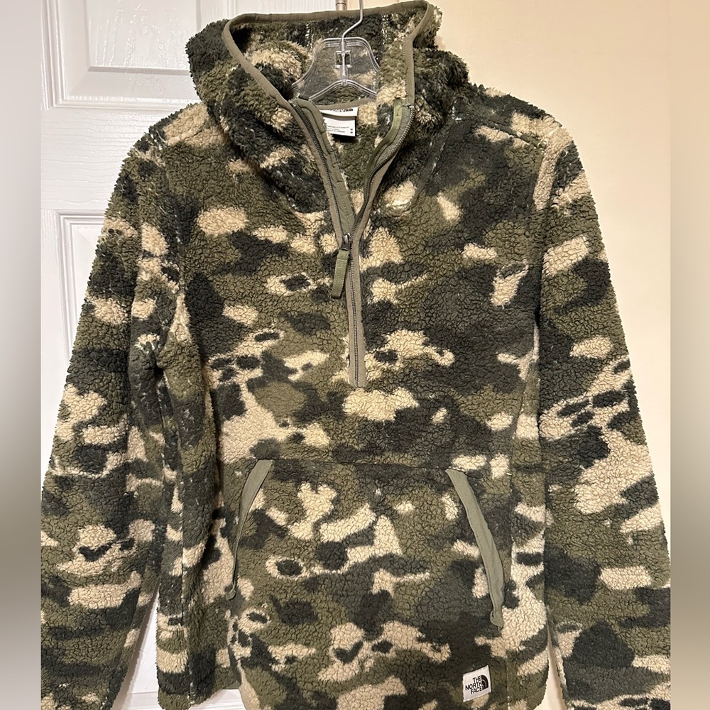 North Face pullover fleece women’s